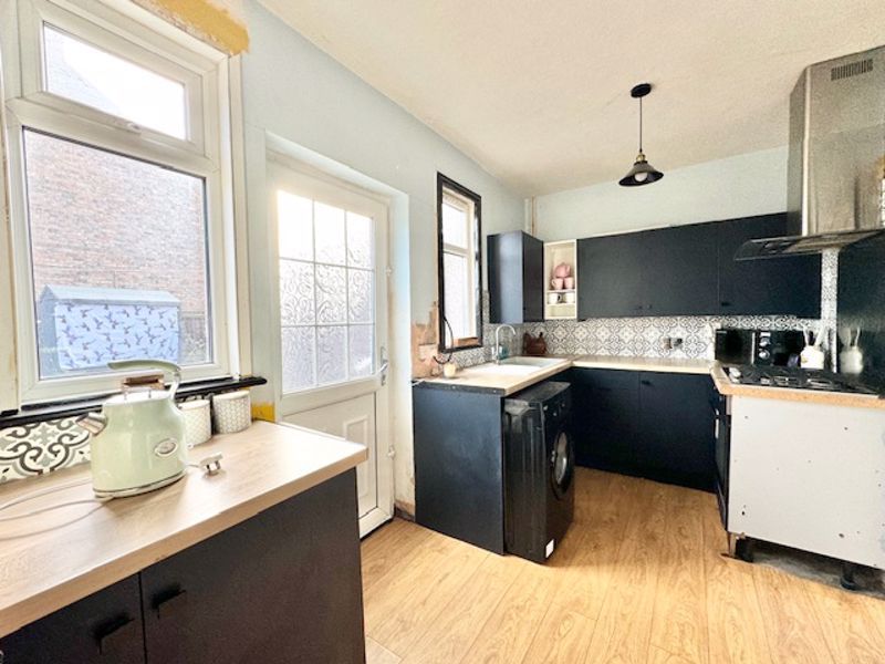 Property photo 3 of 11 Breakfast Kitchen