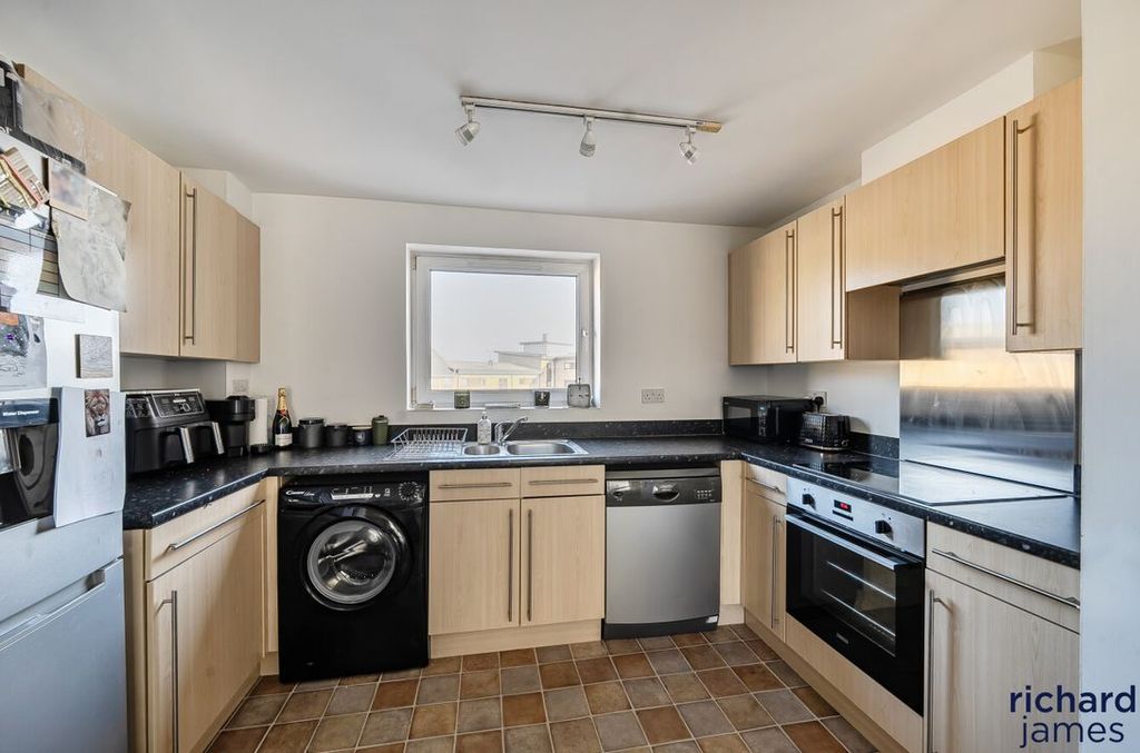 Property photo 3 of 19 016E61Addb5B4E32B6627835A6d8676E