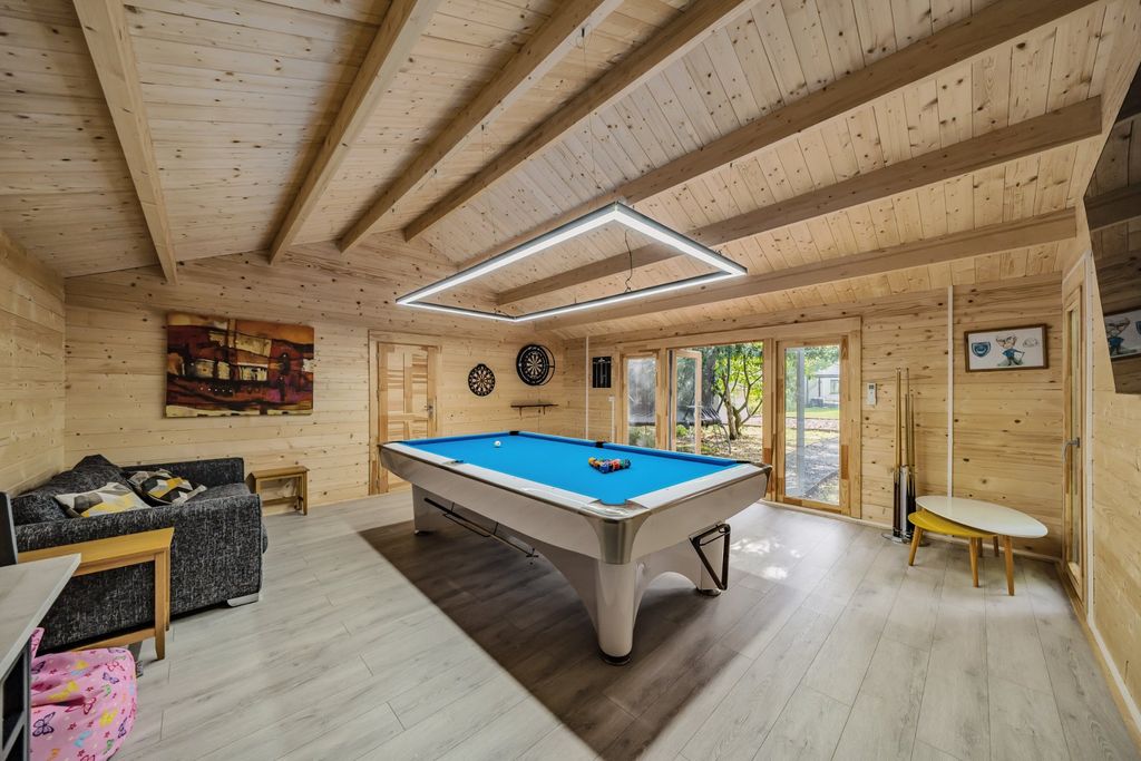 Property photo 3 of 26 Picture No. 21