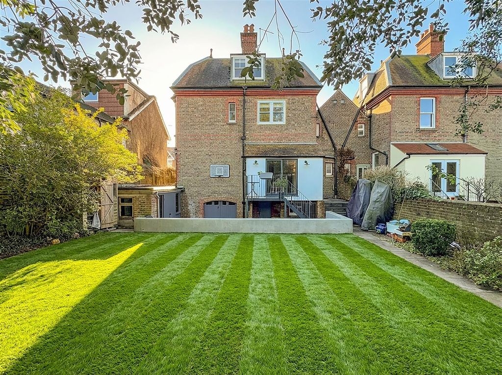 Additional image 29 of 6 bed semi-detached house for saleEast Ham Road, Littlehampton BN17