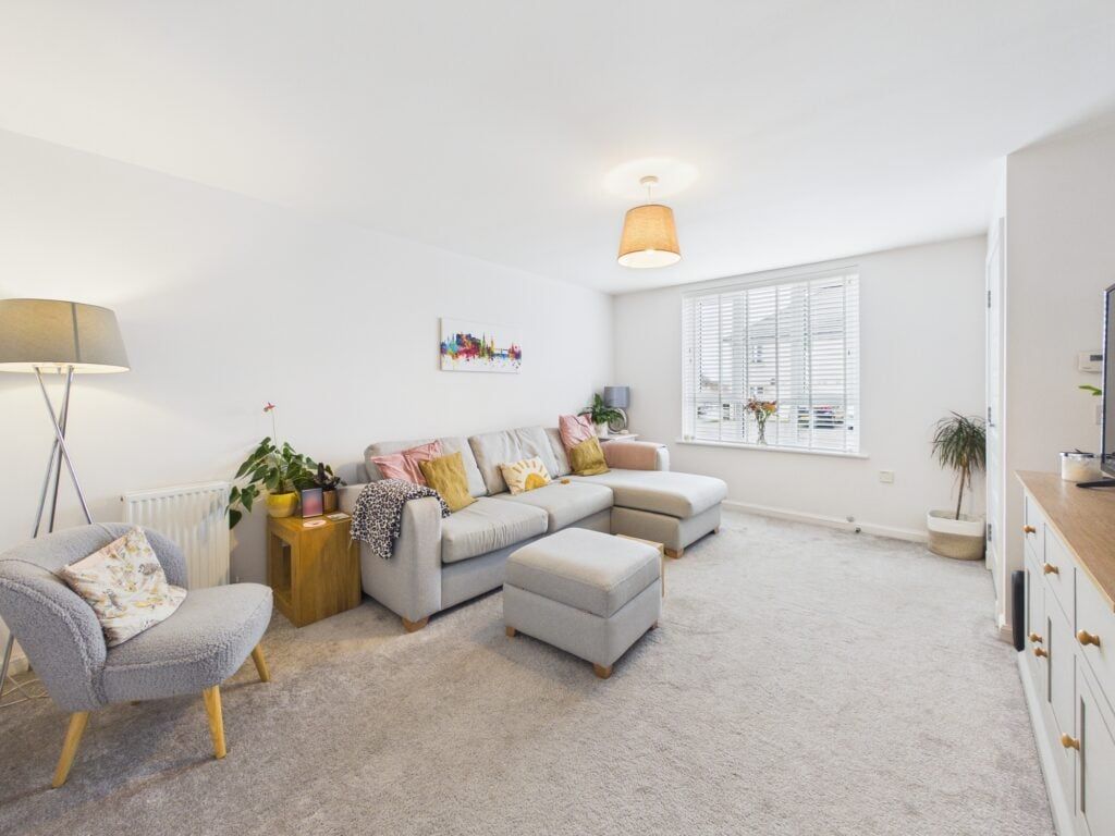 Property photo 2 of 22