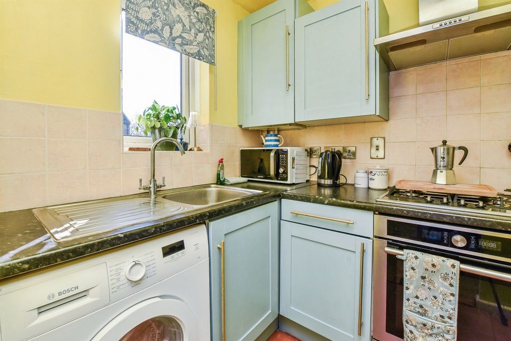 Property photo 3 of 14