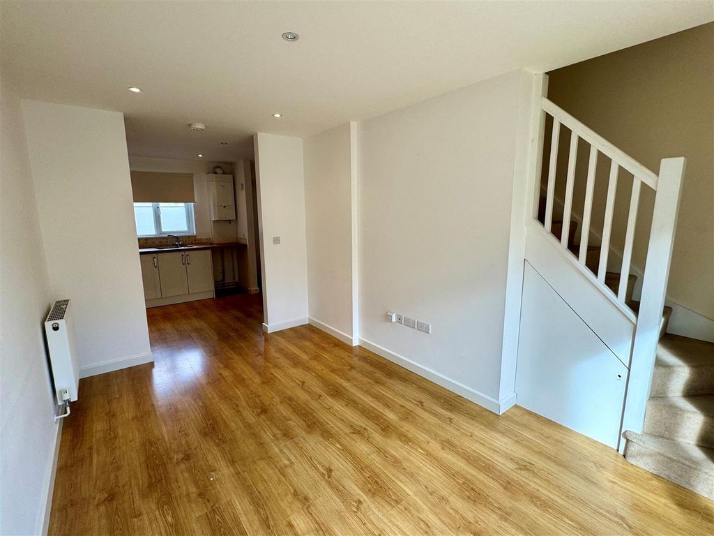 Property photo 3 of 7 2 Wartha Mews Lounge