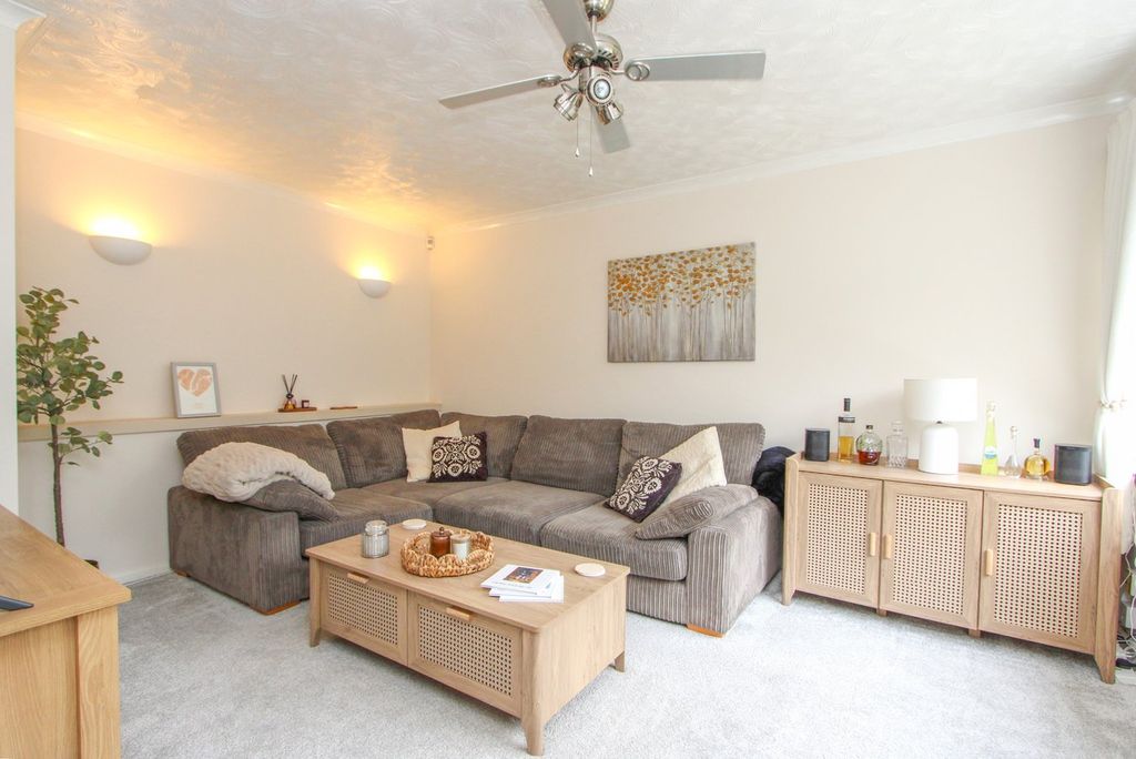 Property photo 3 of 23