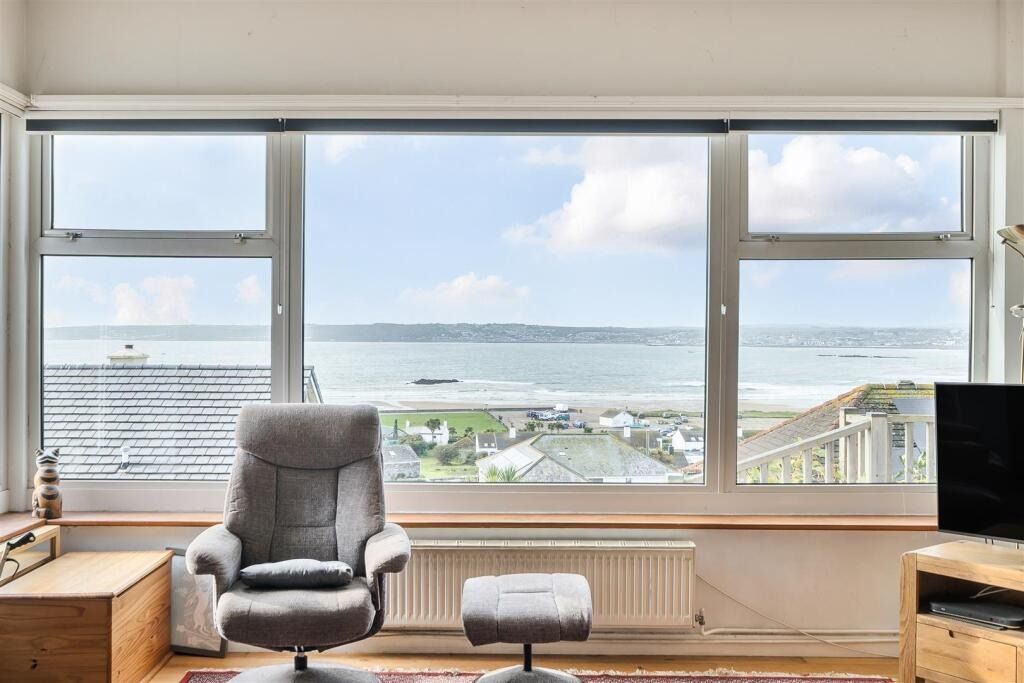 Property photo 3 of 27 4842975