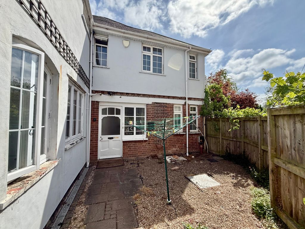 Property photo 1 of 5