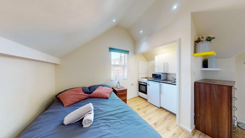 Property photo 1 of 11 Bedroom