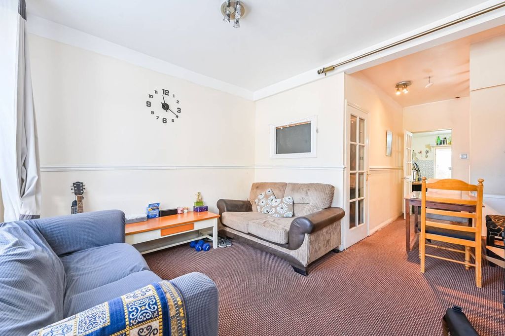 Property photo 2 of 9