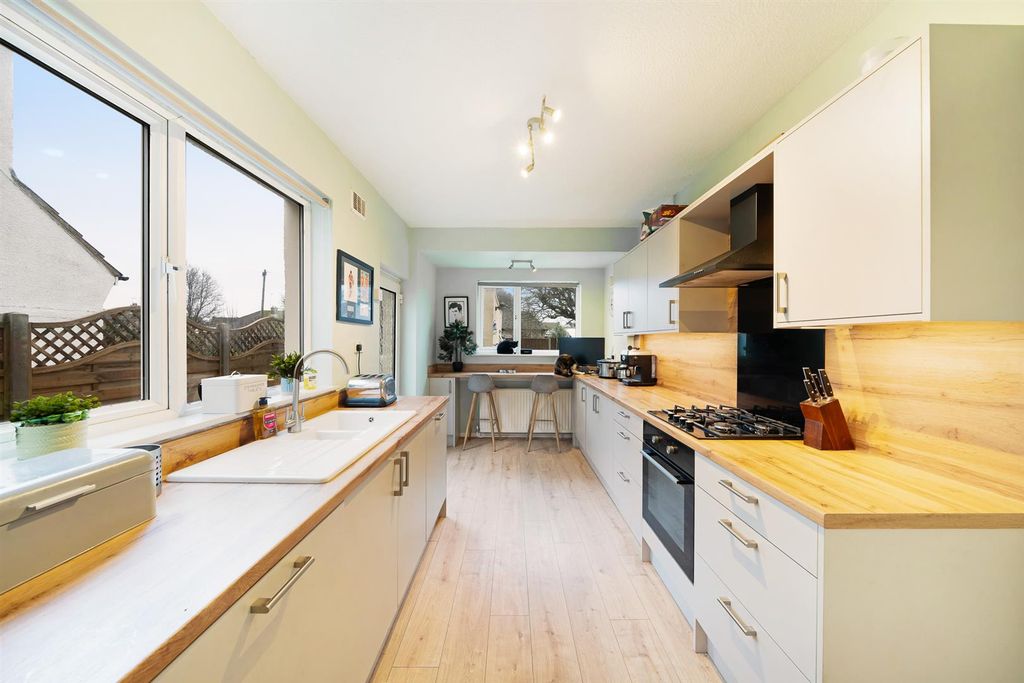 Property photo 3 of 17 Kitchen 1.Jpg