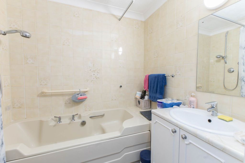 Property photo 3 of 5