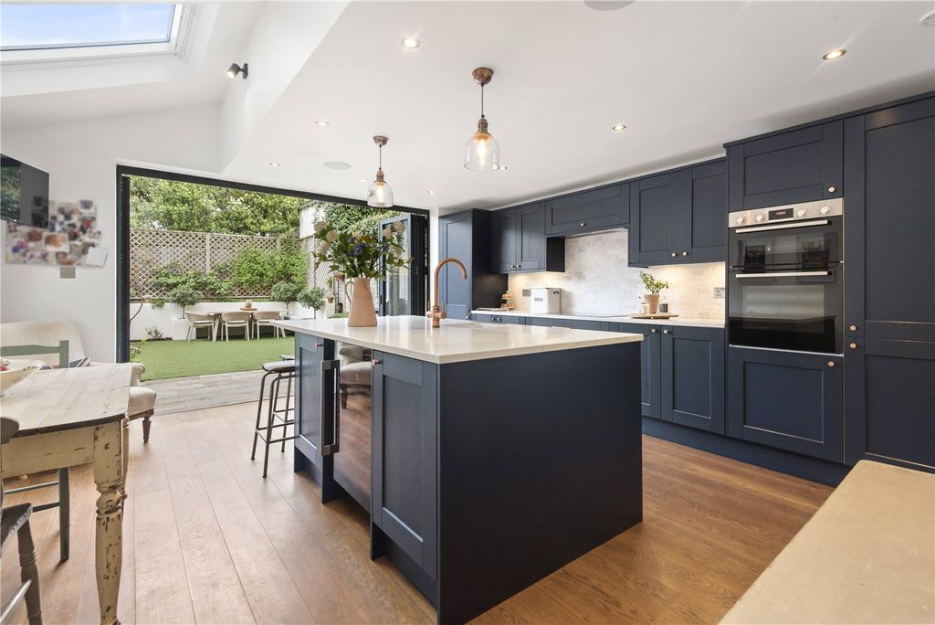 Property photo 3 of 13 Kitchen