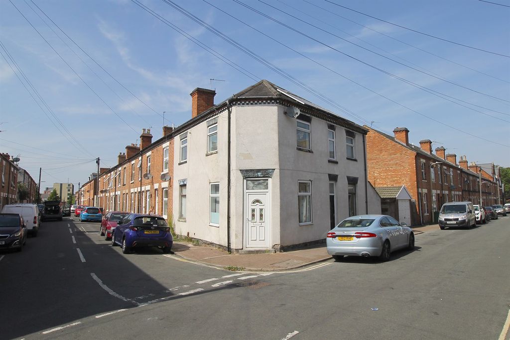 Property photo 1 of 32 Cobden Street