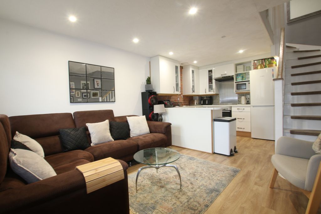 Property photo 1 of 7 Img_1415