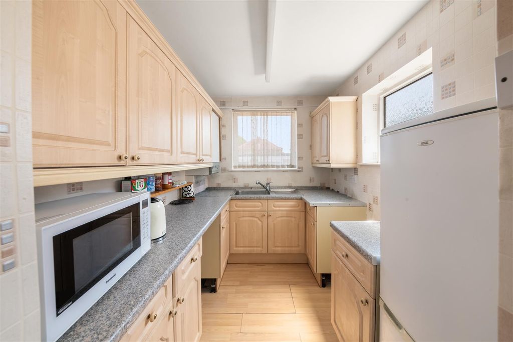 Property photo 3 of 15 5