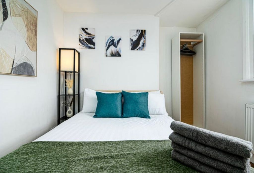 Property photo 3 of 11