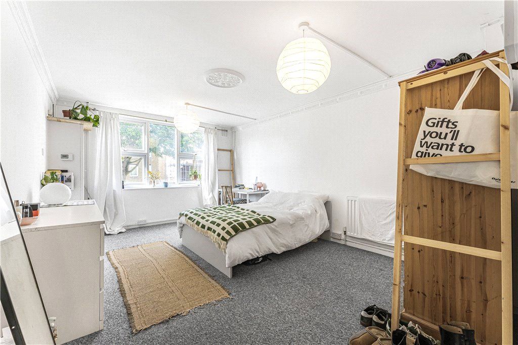 Property photo 3 of 17 Bedroom