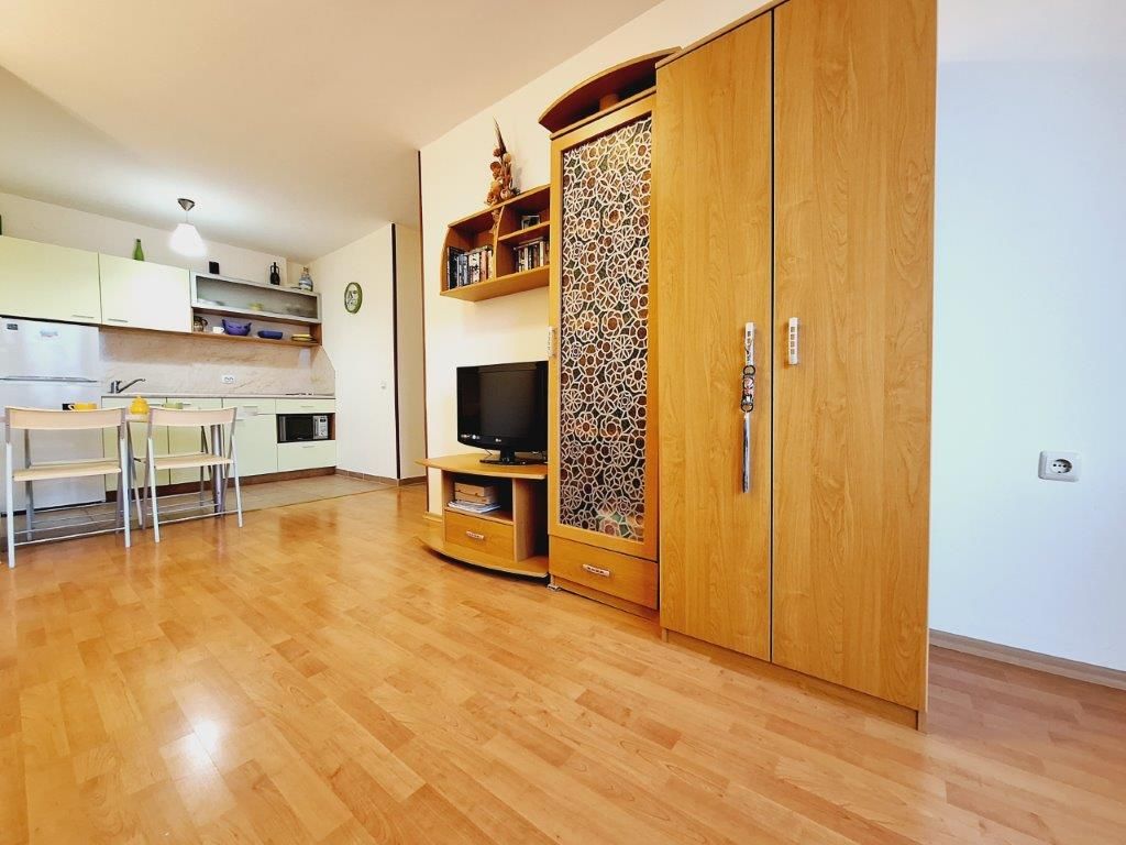 Property photo 2 of 23