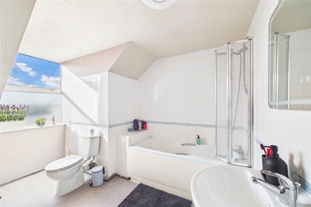 Property photo 3 of 6 Picture No. 15