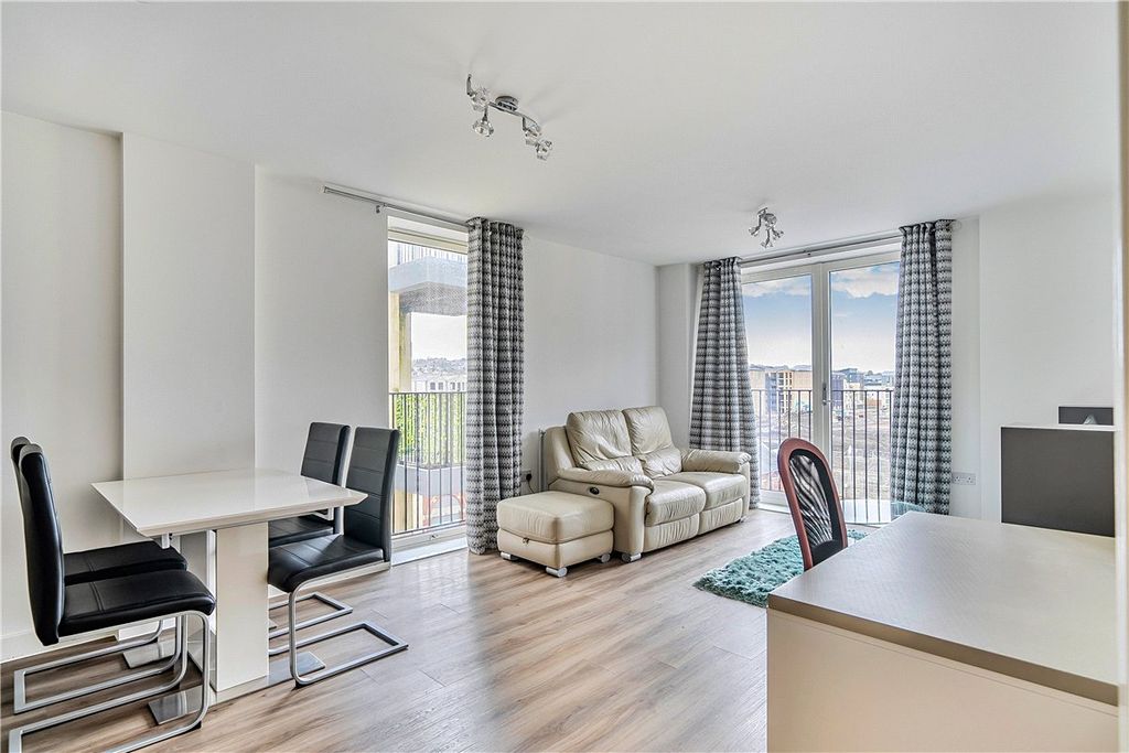 Property photo 3 of 12 Picture No. 20