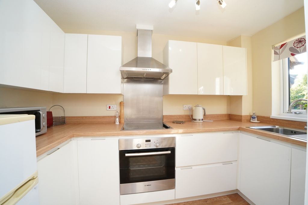 Property photo 2 of 9