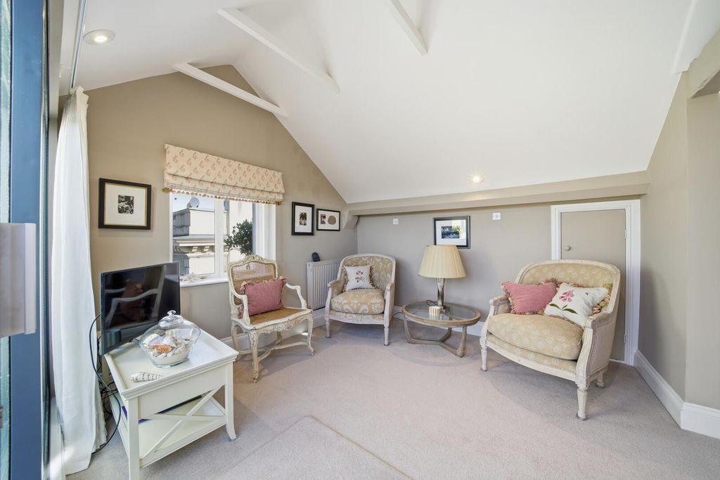 Additional image 22 of 3 bed flat for salePark Terrace, The Park NG1