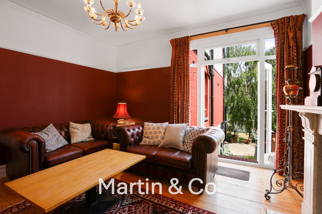Property photo 2 of 30 1746697486 - 30 St Augustine Avenue, Cr2 - 16