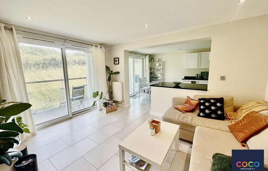 Property photo 2 of 10 4775661