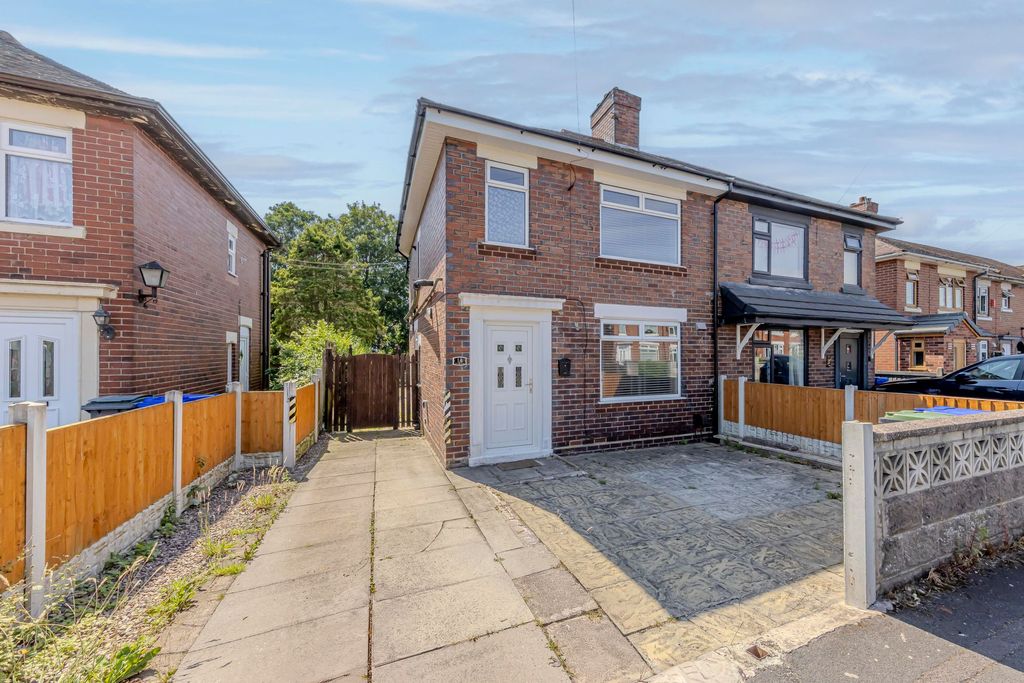 Property photo 1 of 11