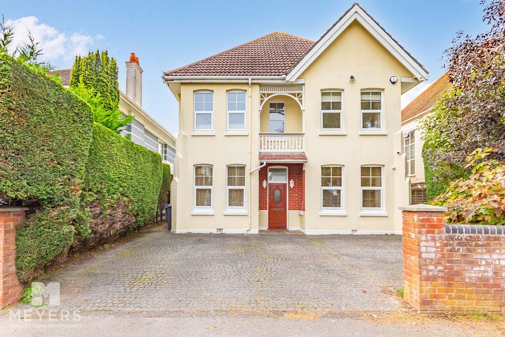 Property photo 1 of 44