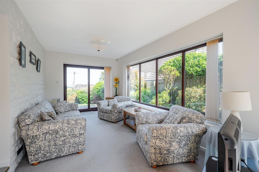 Property photo 2 of 47 1465324-15-6A175407Da43A.Jpg
