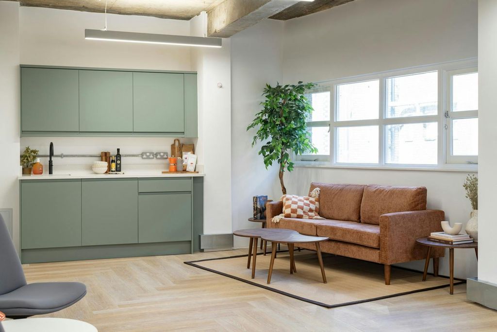 Property photo 3 of 22 Breakout Area