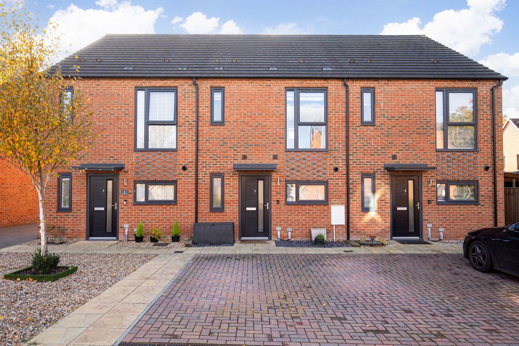 Property photo 1 of 24