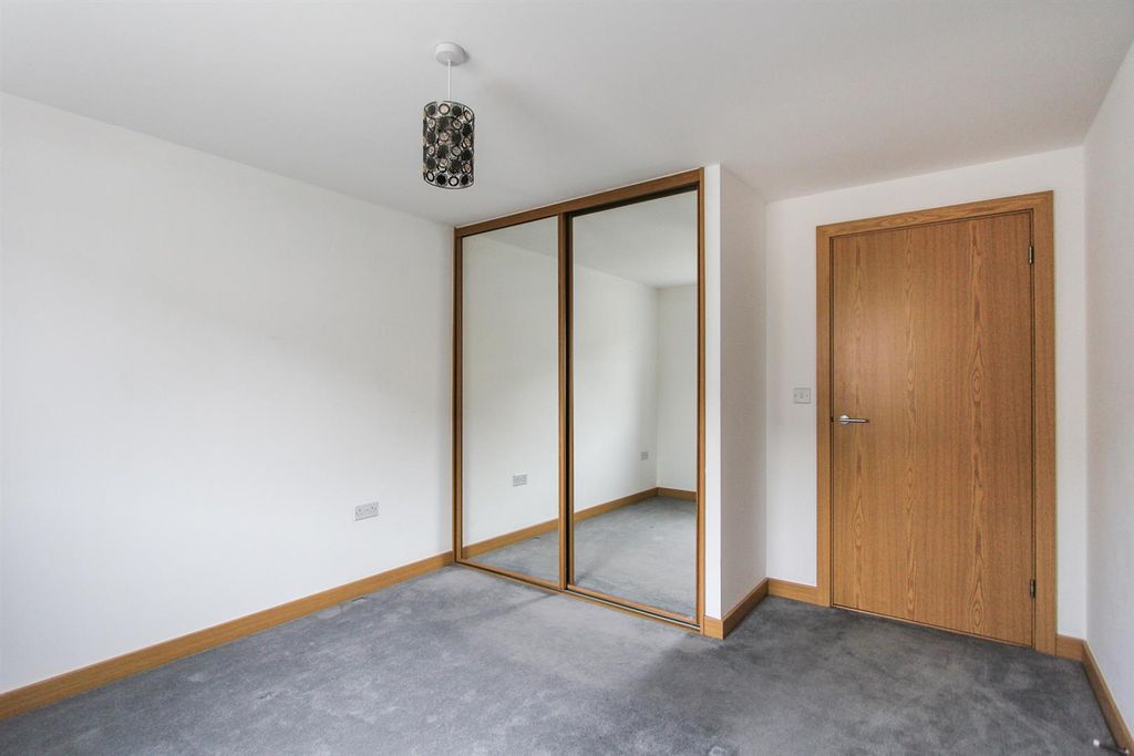 Property photo 3 of 7 Olympia Way, Whitstable