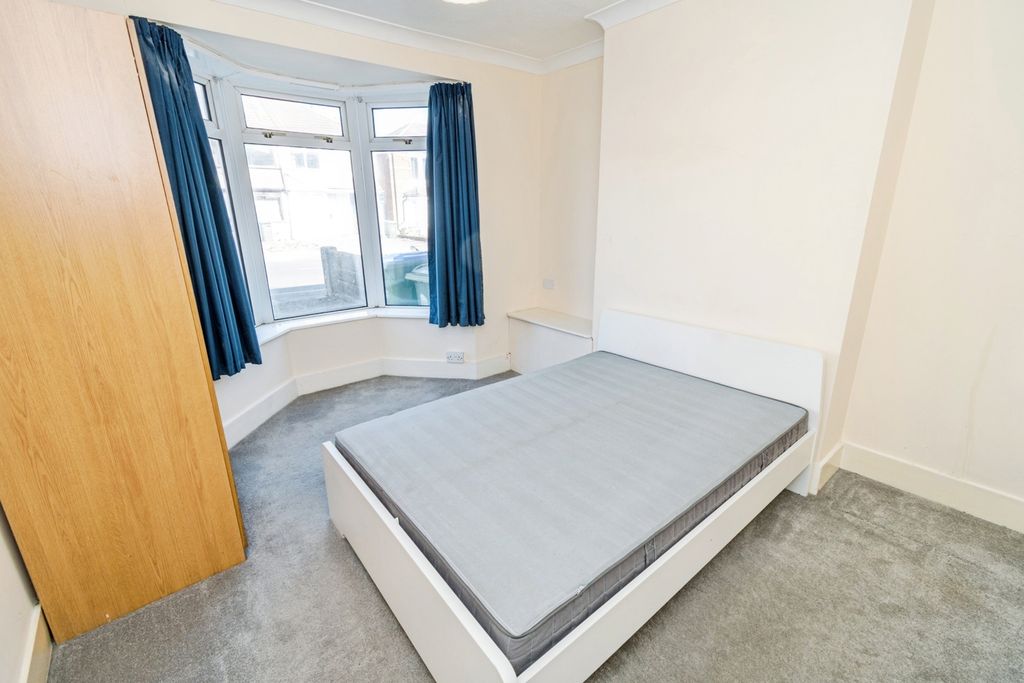 Property photo 3 of 17 Photo