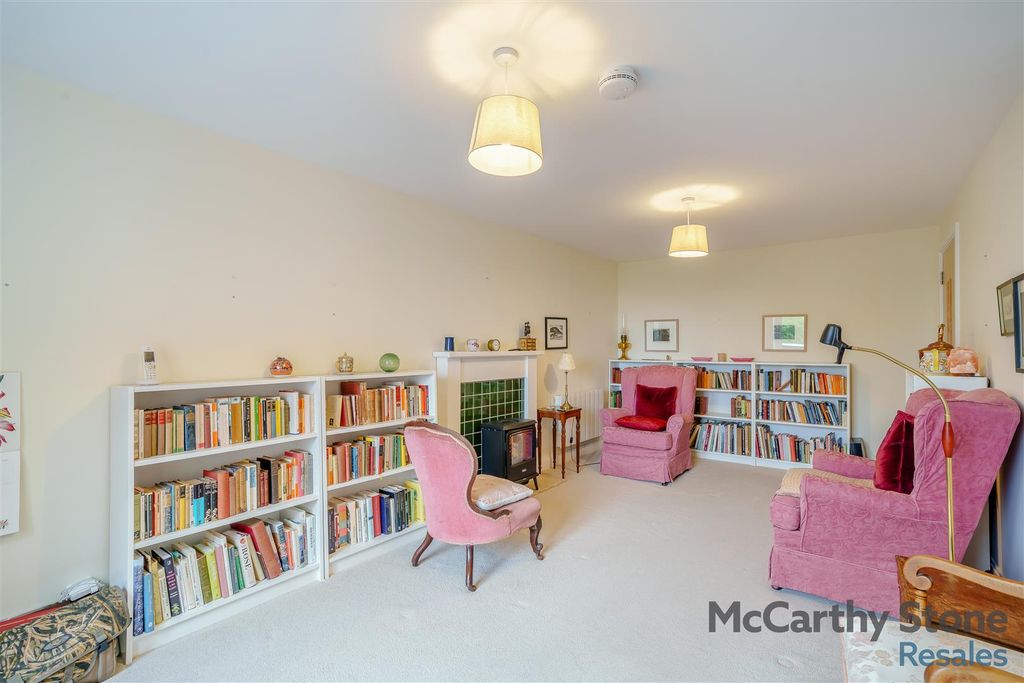 Property photo 3 of 34 8644400-Interior02.Jpg