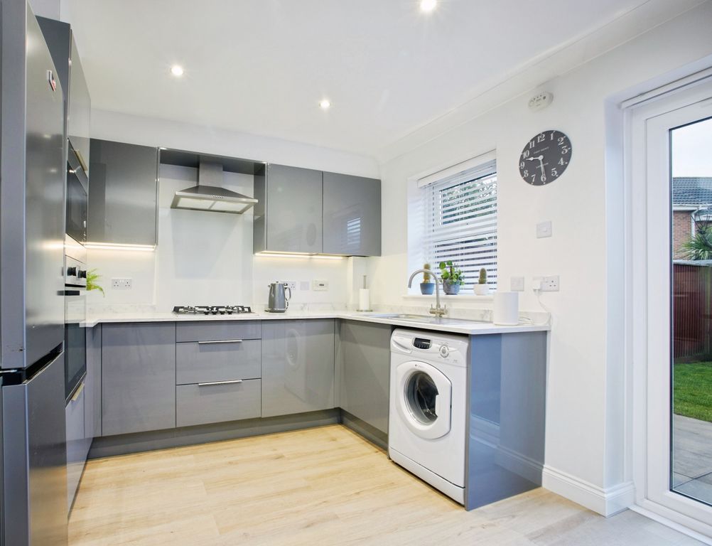 Property photo 2 of 20