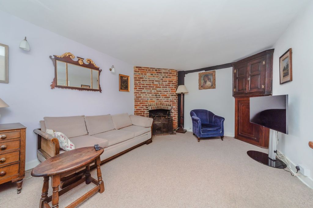 Property photo 2 of 34