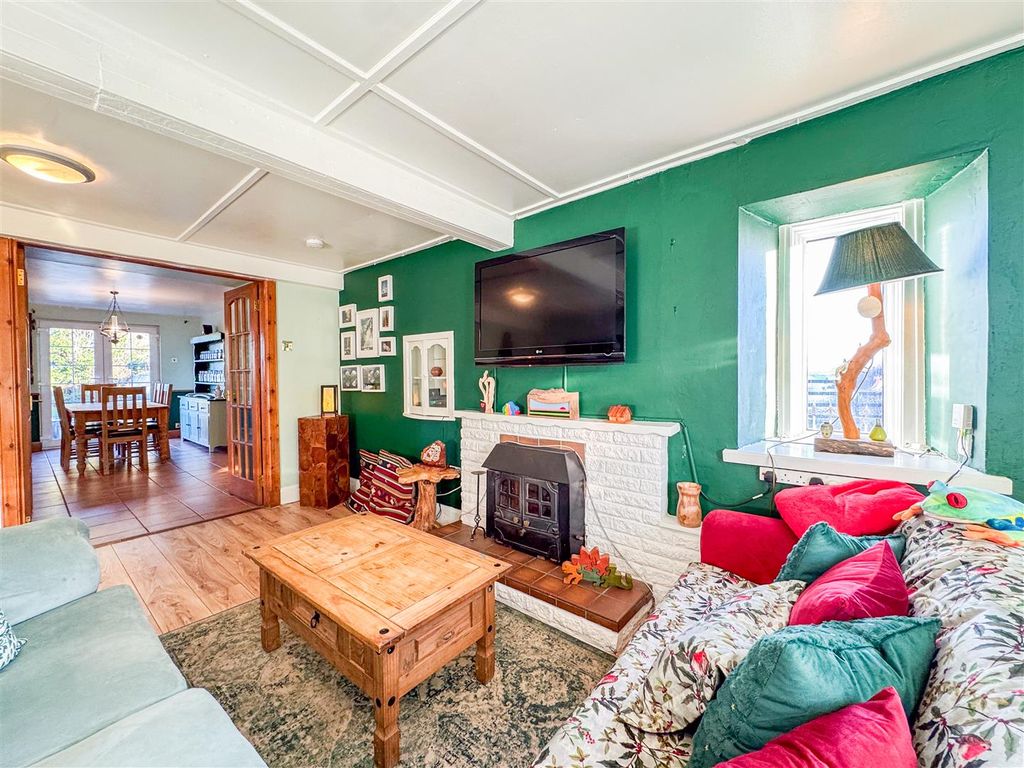 Property photo 3 of 30 Living Room