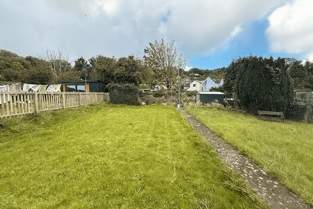 Property photo 1 of 11 3 Bedroom Semi Detached Cottage For Sale In Penclawdd Sa4 3Yw