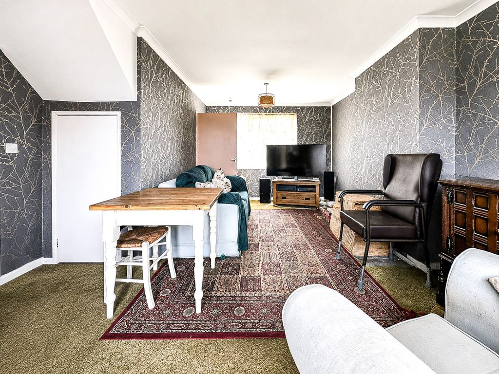 Property photo 3 of 11 5240114