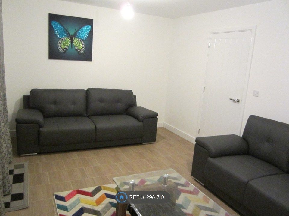 Property photo 1 of 26 Living Room
