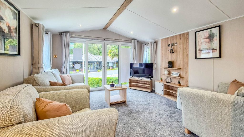 Property photo 1 of 21 Untitled 6