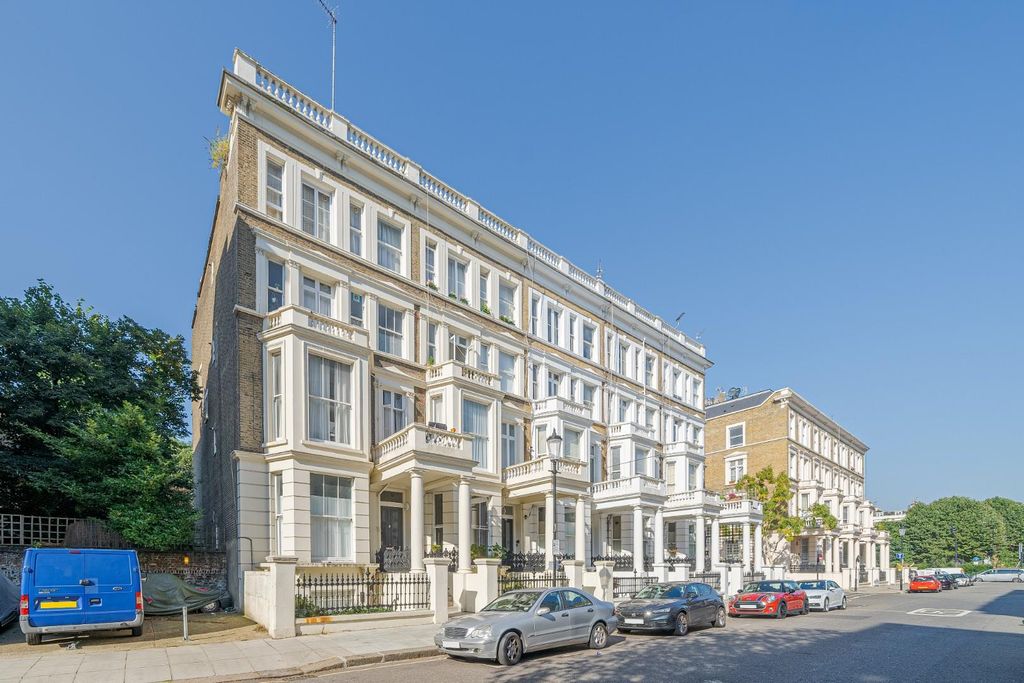 Property photo 2 of 8 3, 3 Nevern Road, Sw5, Martin &amp; Co (1).Jpg