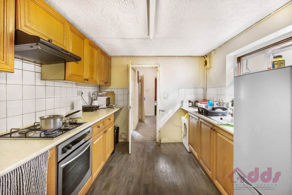 Property photo 3 of 17