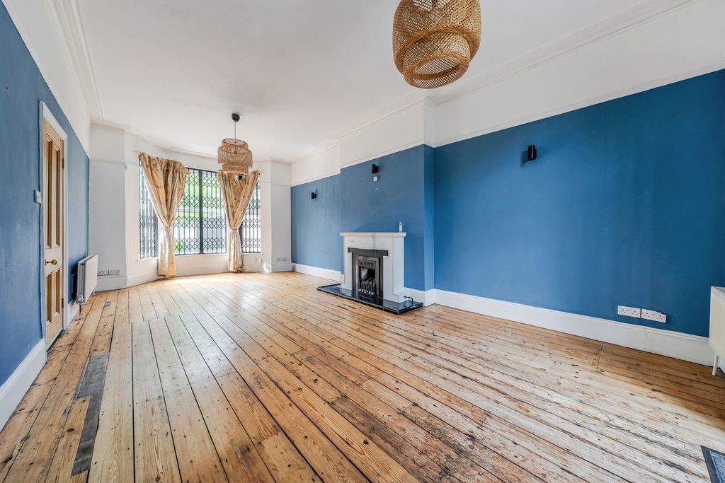 Property photo 2 of 19 1452800-16-69F206...
