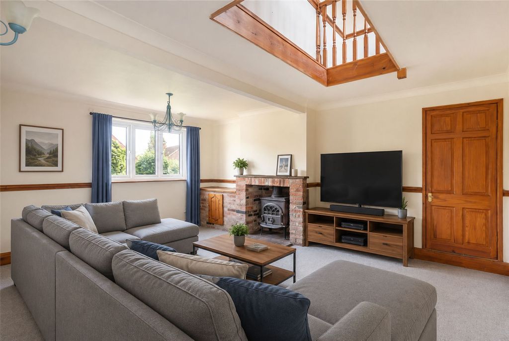Property photo 2 of 33