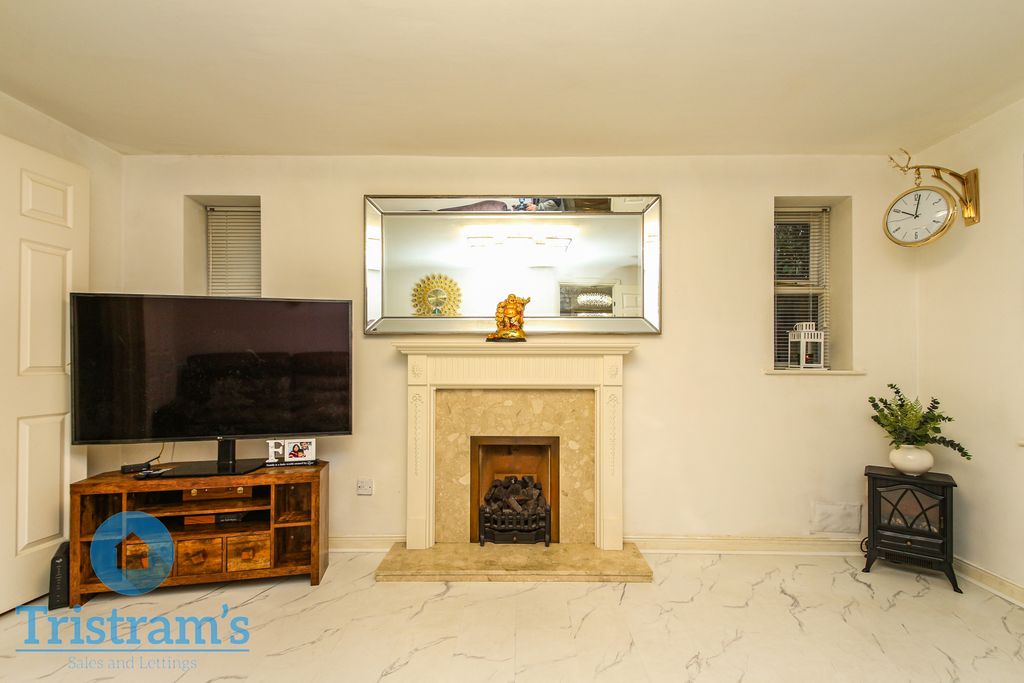 Property photo 3 of 32