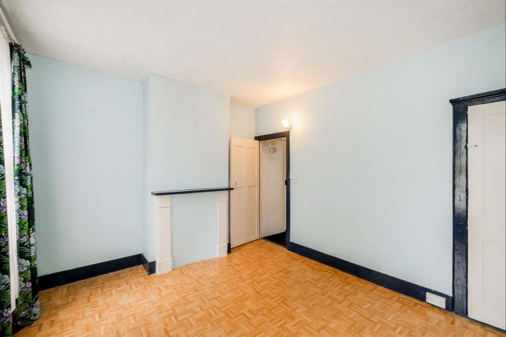 Property photo 2 of 10 281 Odessa Road, Forest Gate, London, E7 9Dz