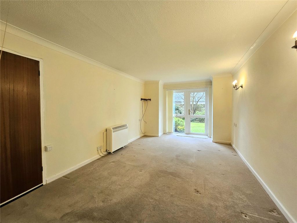 Property photo 2 of 8 Picture No. 13