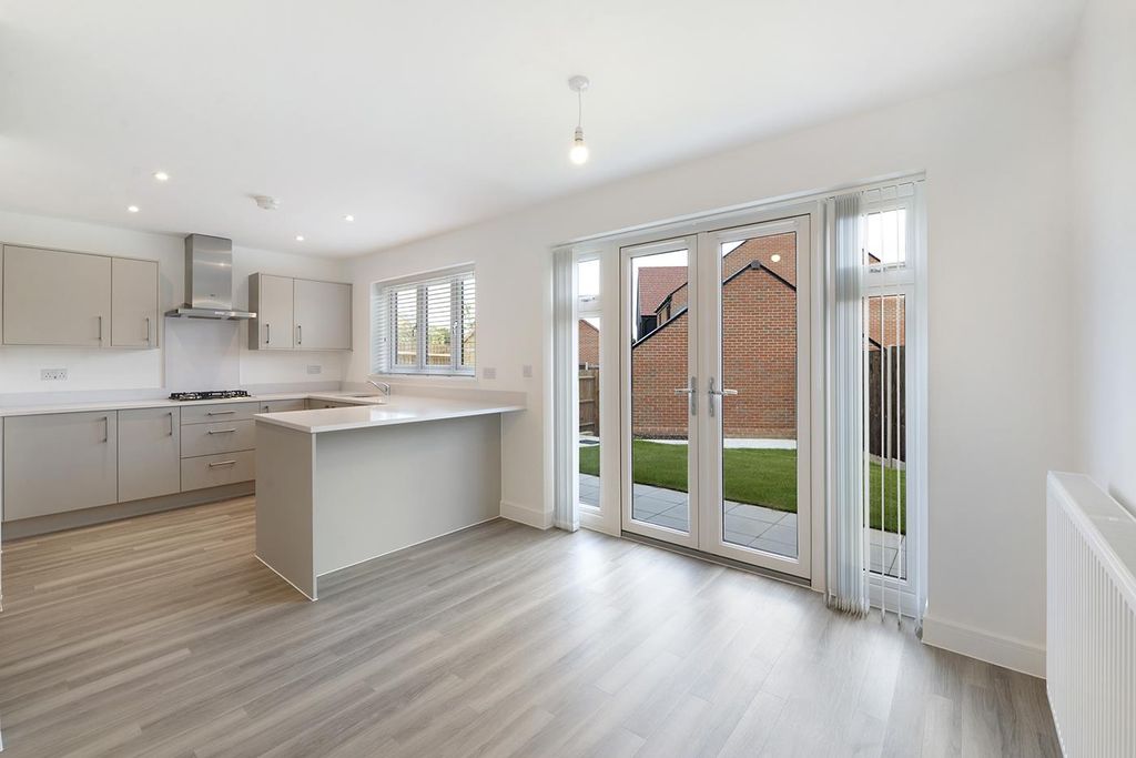 Property photo 2 of 19 Kitchen/Diner (Plot 133)